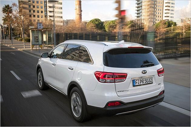 Der Basis-Sorento bietet einen Frontantrieb in Verbindung mit manueller Schaltung