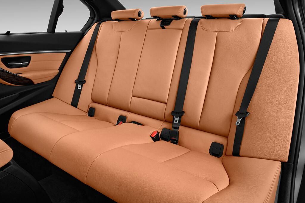 BMW 3 Series (Baujahr 2016) Luxury Line 4 Türen Rücksitze