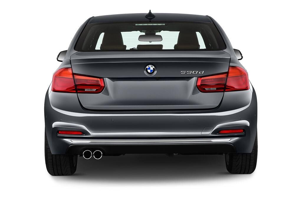 BMW 3 Series (Baujahr 2016) Luxury Line 4 Türen Heckansicht