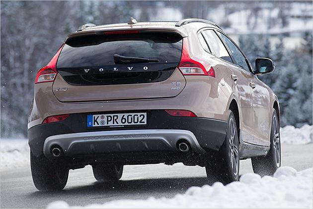 245 PS und 350 Newtonmeter werden über eine Achtgang-Automatik bei Bedarf an alle vier Räder übertragen. Die Grundauslegung ist frontlastig