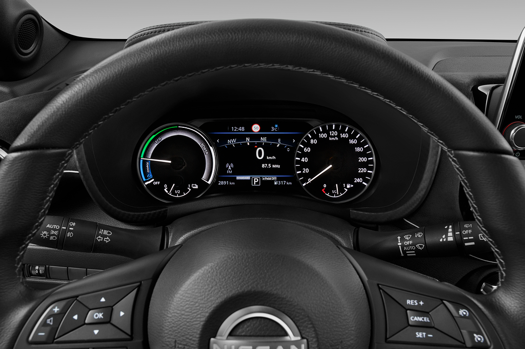 Nissan Juke (Baujahr 2022) Hybrid N-Design 5 Türen Tacho und Fahrerinstrumente