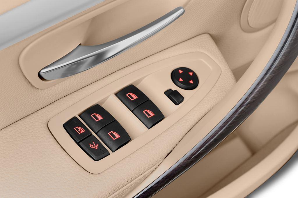 BMW 3 Series (Baujahr 2013) Luxury Line 5 Türen Bedienungselemente Tür