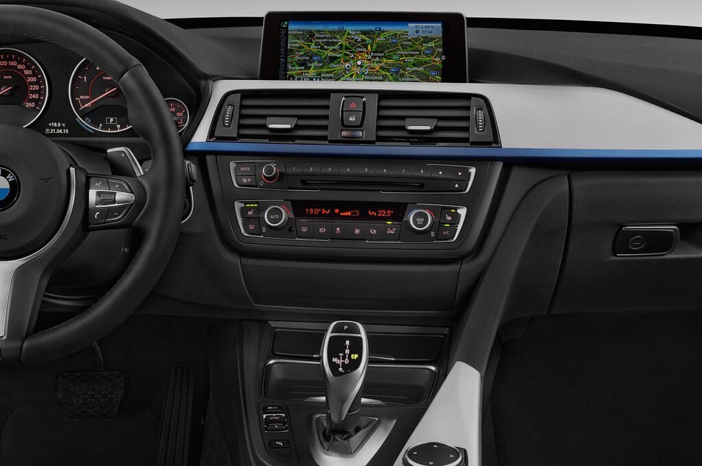BMW 3 Series (Baujahr 2016) - 5 Türen Mittelkonsole