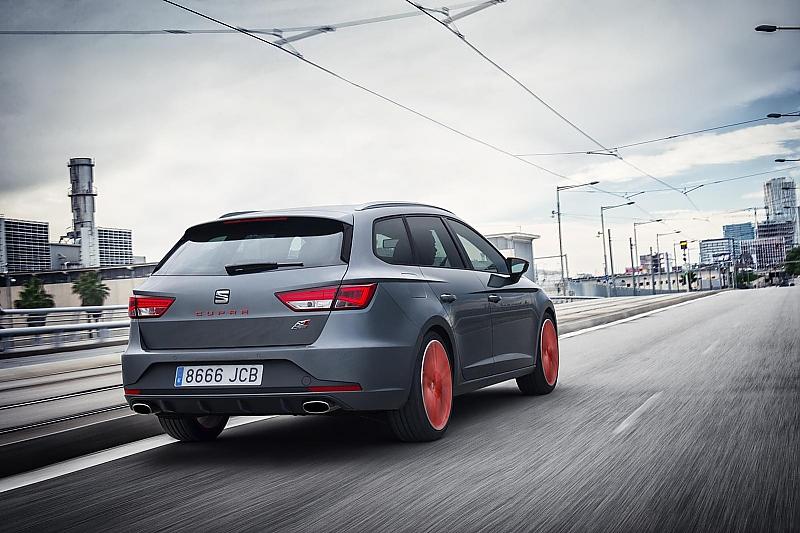 Den Seat Leon ST Cupra gibt es auch mit auffällig lackierten Details