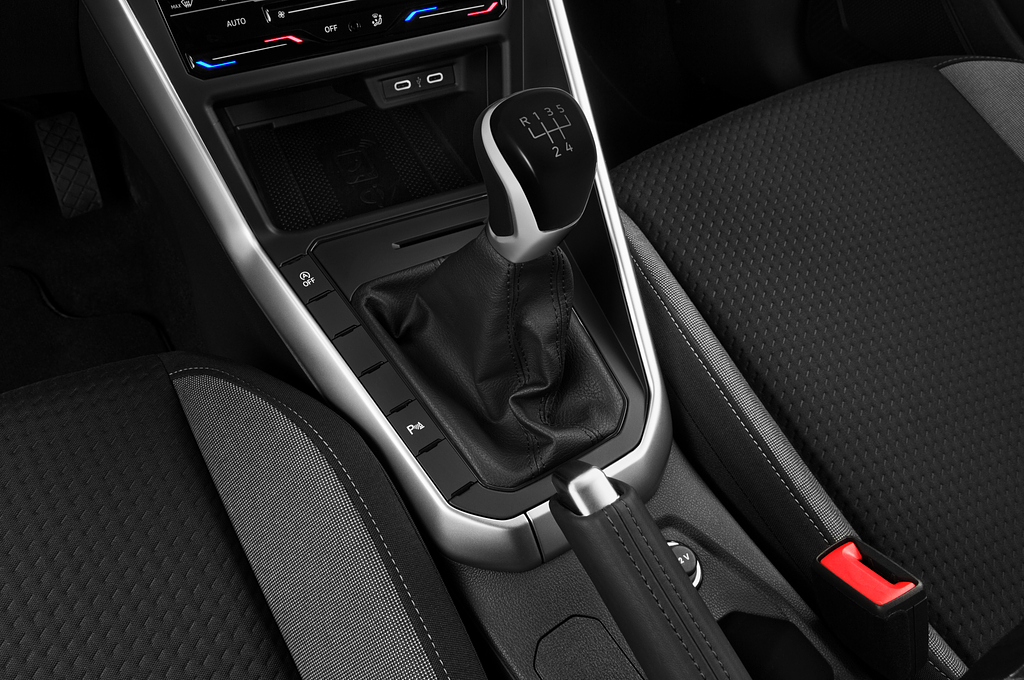 Volkswagen Taigo (Baujahr 2022) Life 5 Türen Schalthebel