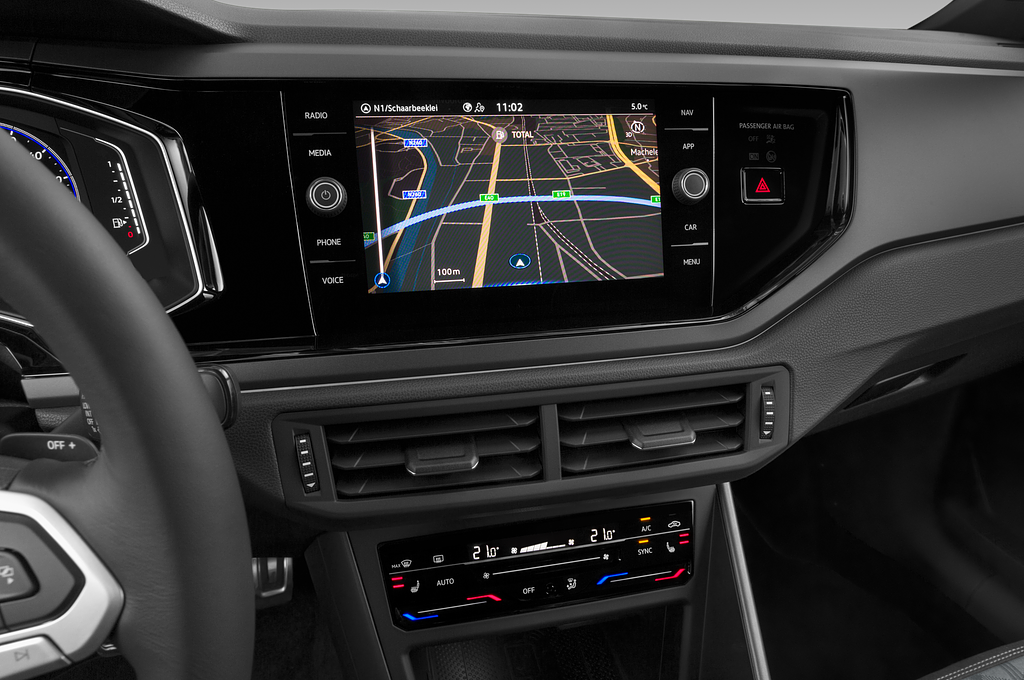 Volkswagen Taigo (Baujahr 2022) R-Line 5 Türen Mittelkonsole