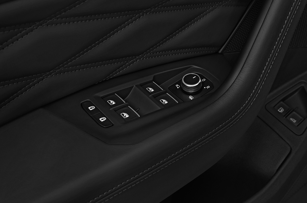 Volkswagen Touareg (Baujahr 2021) R 5 Türen Bedienungselemente Tür