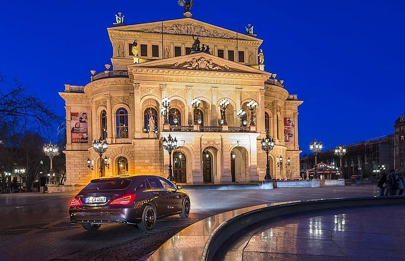 Die Heckleuchten des Mercedes CLA 220 CDI Shooting Brake sind auffällig