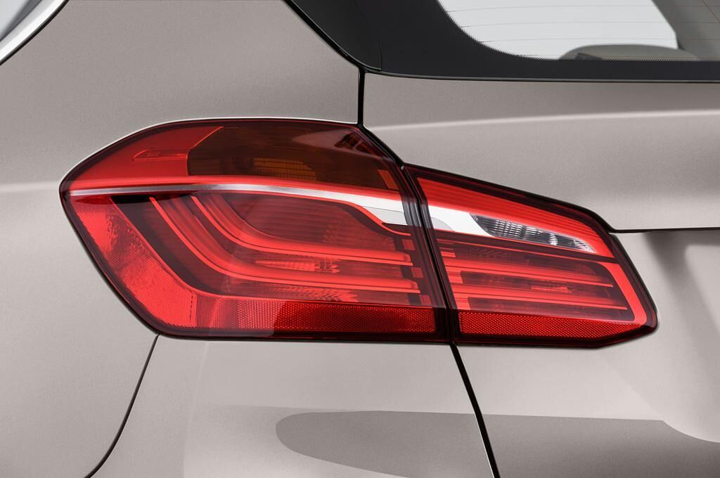 BMW 2 Series (Baujahr 2015) Luxury Line 5 Türen Rücklicht