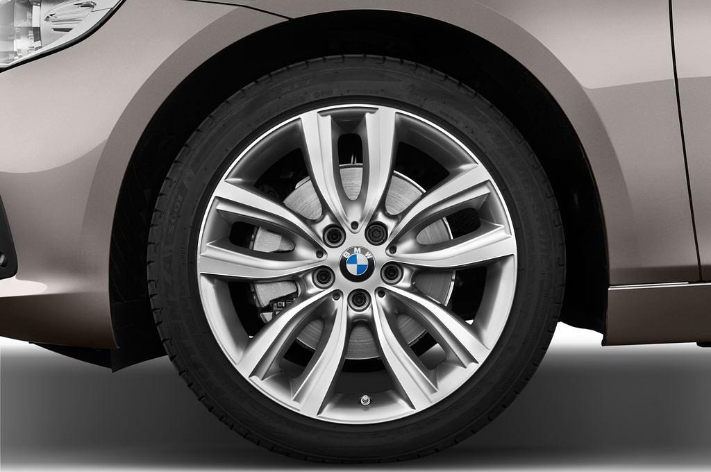 BMW 2 Series (Baujahr 2015) Luxury Line 5 Türen Reifen und Felge