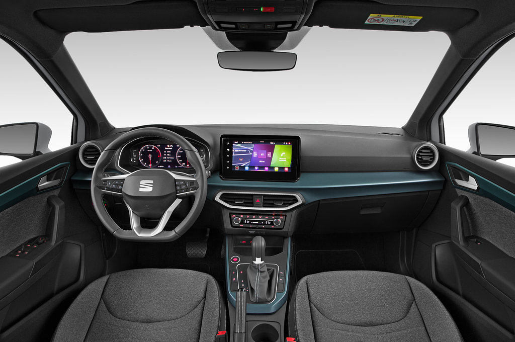 SEAT Arona (Baujahr 2022) Xperience 5 Türen Cockpit und Innenraum