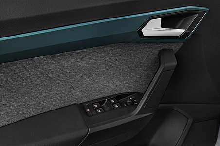 SEAT Arona (Baujahr 2022) Xperience 5 Türen Bedienungselemente Tür