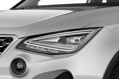 SEAT Arona (Baujahr 2022) Xperience 5 Türen Scheinwerfer