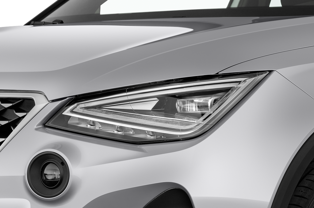 SEAT Arona (Baujahr 2022) Xperience 5 Türen Scheinwerfer