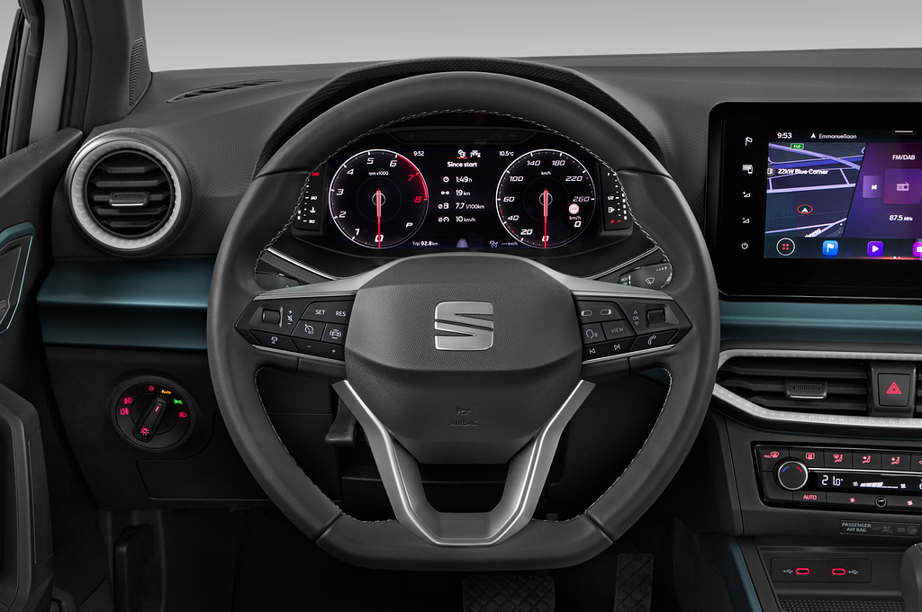 SEAT Arona (Baujahr 2022) Xperience 5 Türen Lenkrad