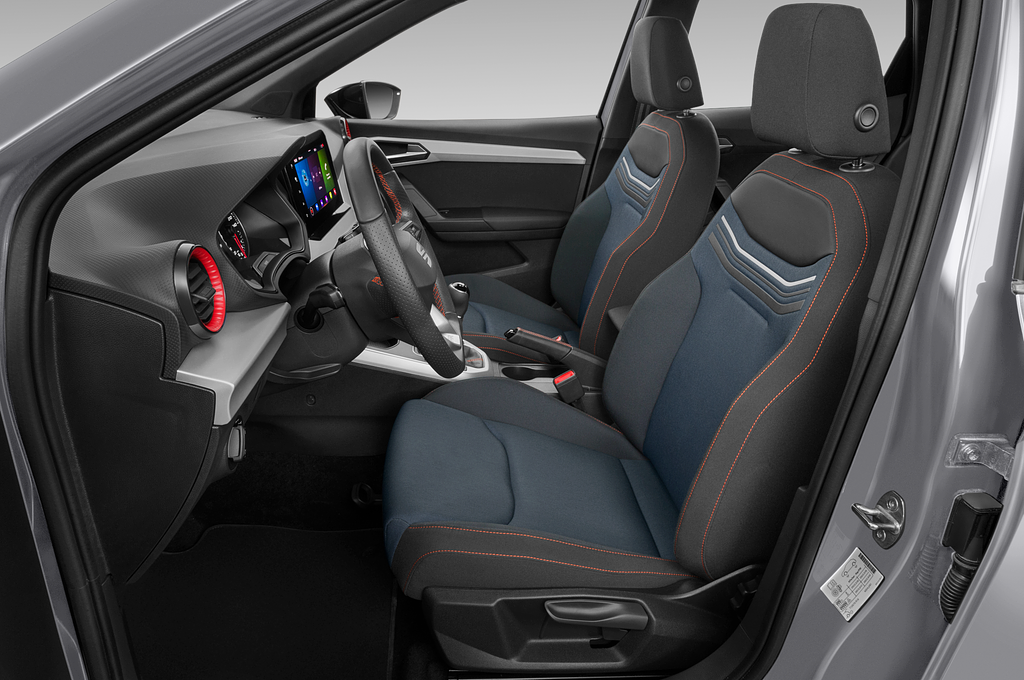 SEAT Arona (Baujahr 2023) FR 5 Türen Vordersitze