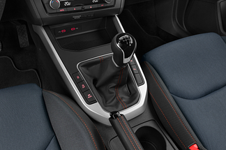 SEAT Arona (Baujahr 2023) FR 5 Türen Schalthebel