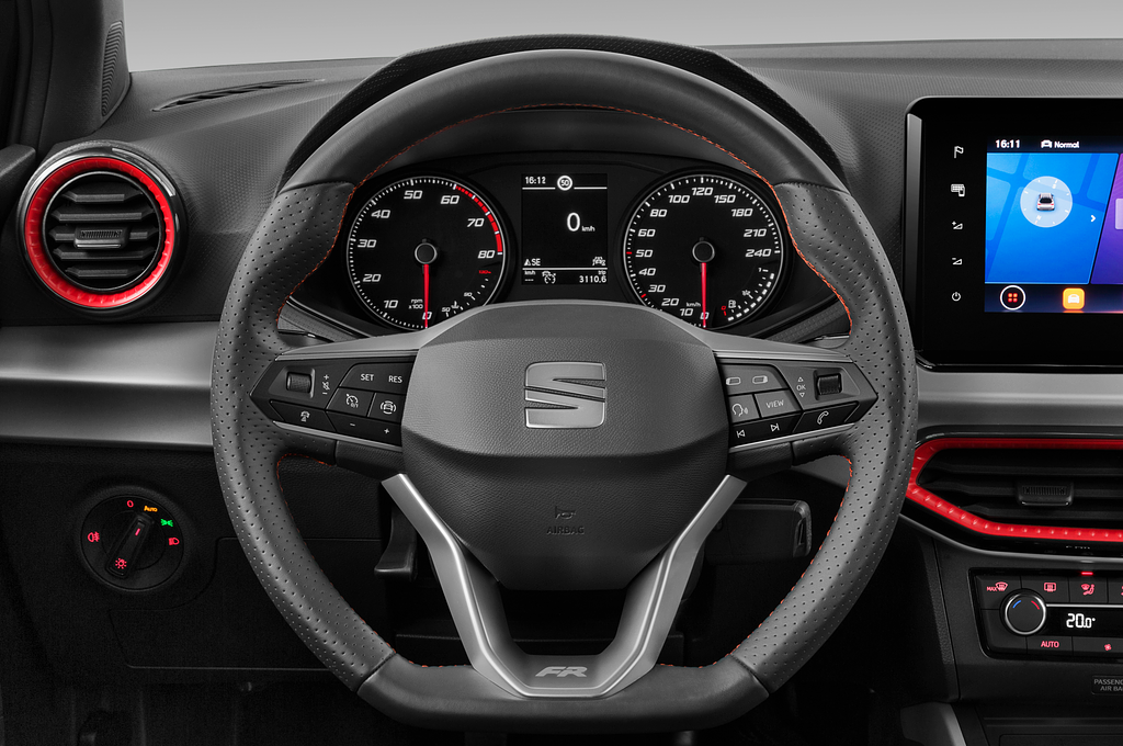 SEAT Arona (Baujahr 2023) FR 5 Türen Lenkrad