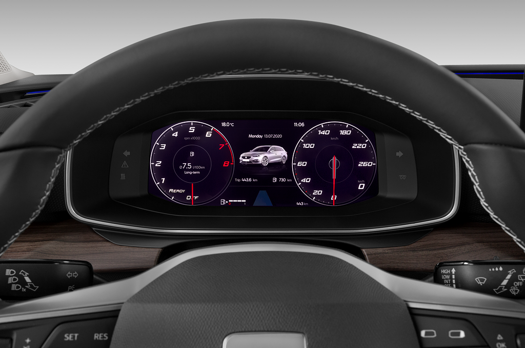 SEAT Leon (Baujahr 2020) Xcellence 5 Türen Tacho und Fahrerinstrumente