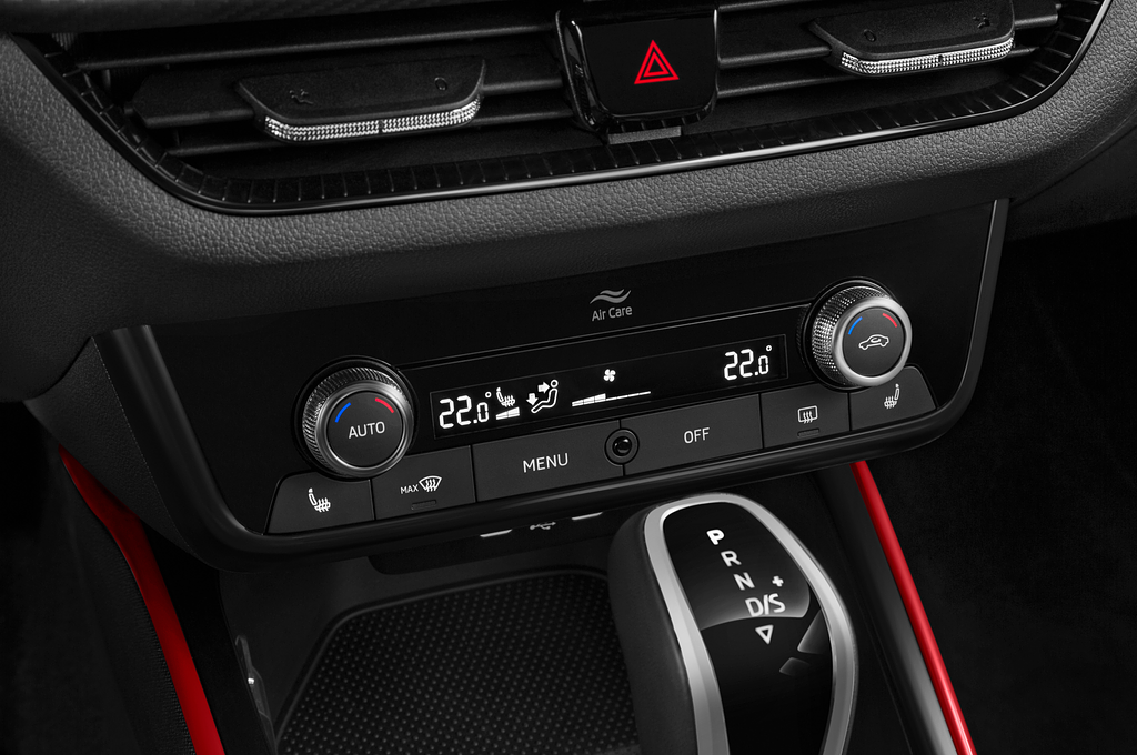 Skoda Fabia (Baujahr 2023) Monte Carlo 5 Türen Temperatur und Klimaanlage