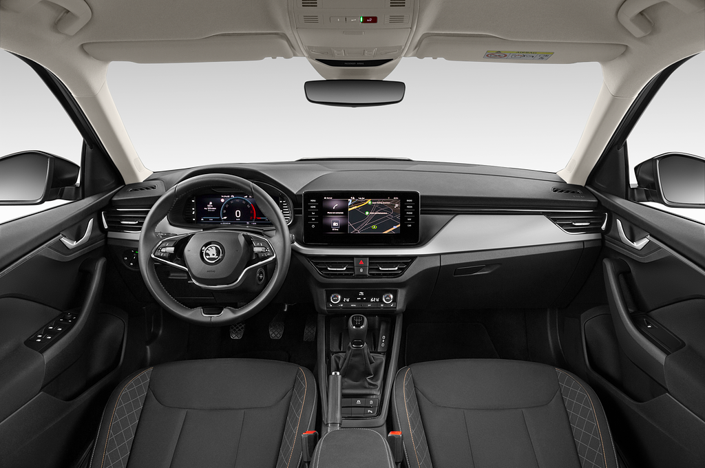 Skoda Kamiq (Baujahr 2023) Selection 5 Türen Cockpit und Innenraum