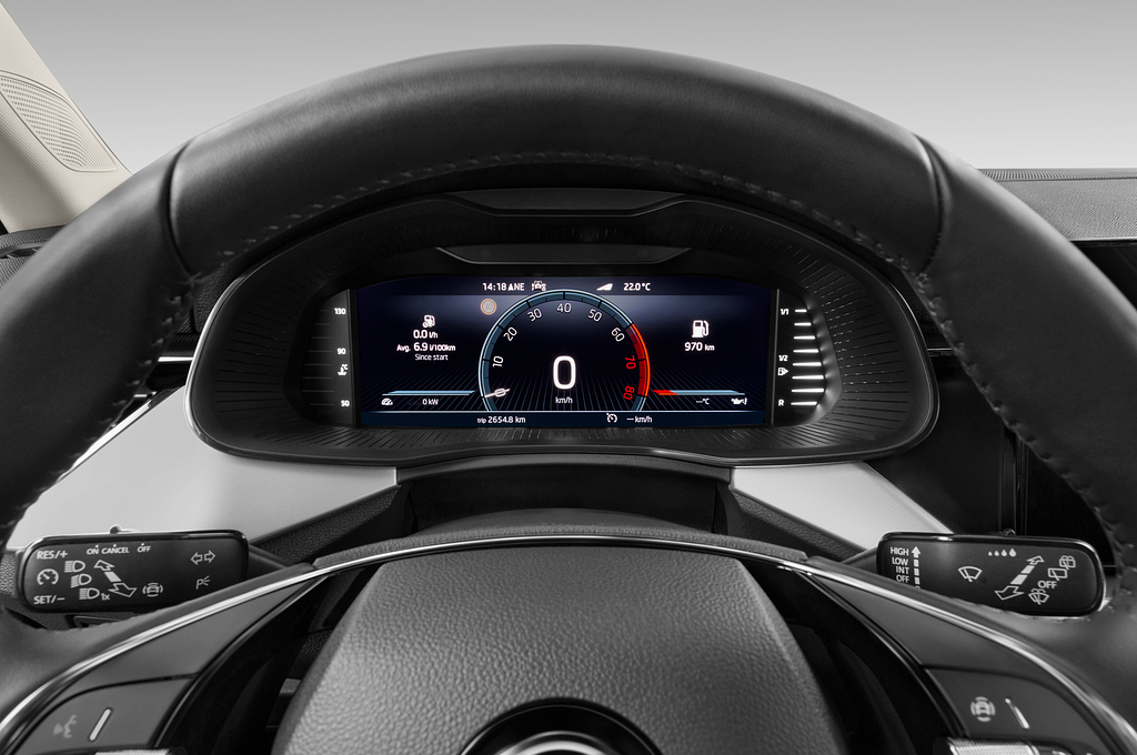 Skoda Kamiq (Baujahr 2023) Selection 5 Türen Tacho und Fahrerinstrumente