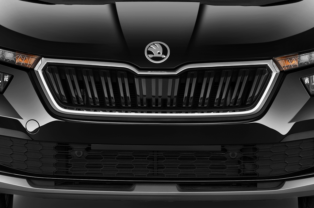 Skoda Kamiq (Baujahr 2023) Selection 5 Türen Kühlergrill und Scheinwerfer