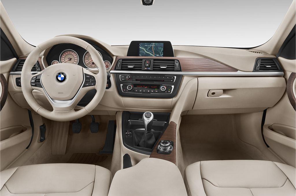 BMW 3 Series (Baujahr 2012) Modern Line 2 Türen Cockpit und Innenraum