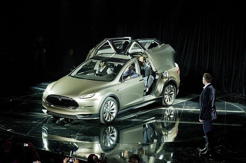 Präsentation Tesla Model X 2012