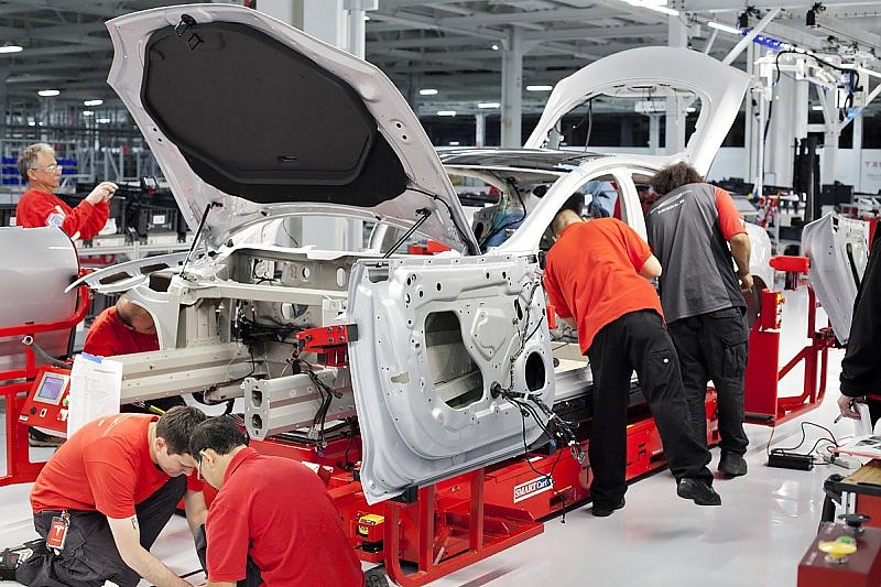 Tesla Produktion in Fremont / Kalifornien