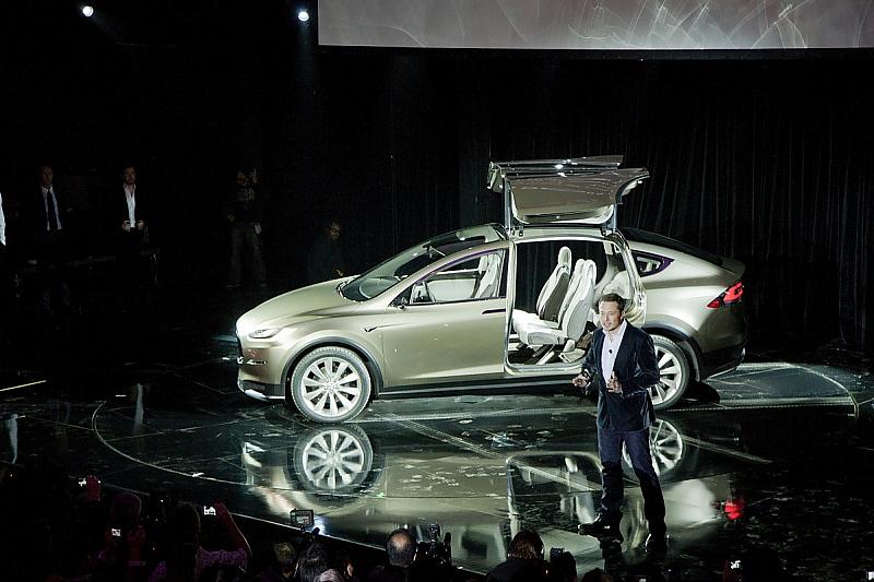 Präsentation Tesla Model X 2012