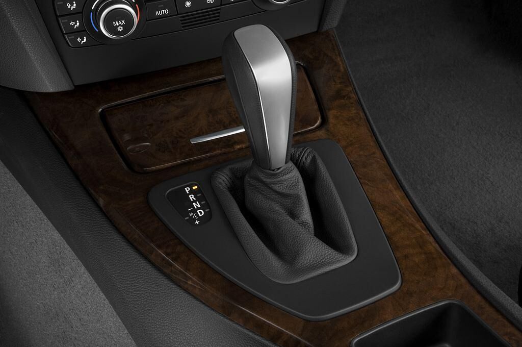 BMW 3 Series (Baujahr 2010) 325i 4 Türen Schalthebel