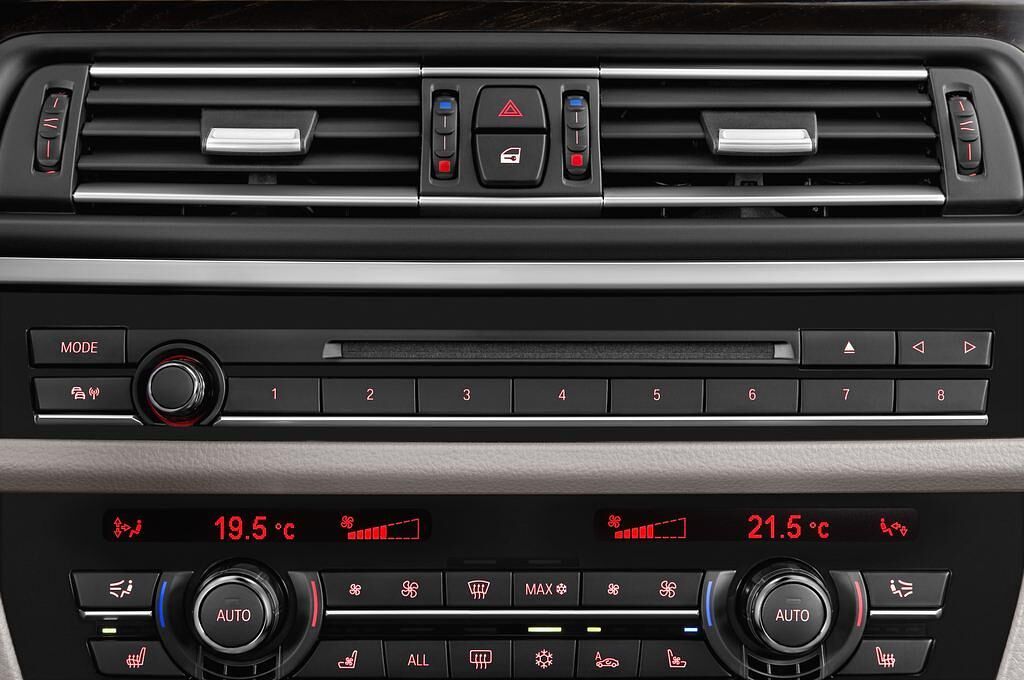 BMW 5 Series (Baujahr 2012) ActiveHybrid 5 4 Türen Radio und Infotainmentsystem