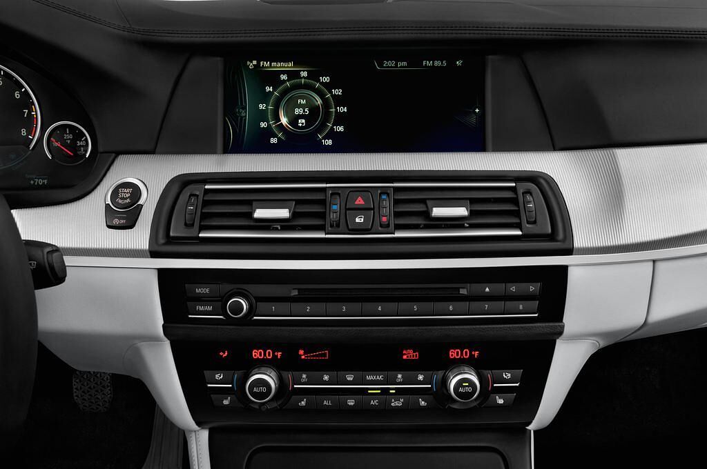 BMW M5 (Baujahr 2013) M5 4 Türen Radio und Infotainmentsystem