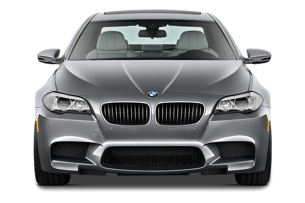 BMW M5 (Baujahr 2013) M5 4 Türen Frontansicht