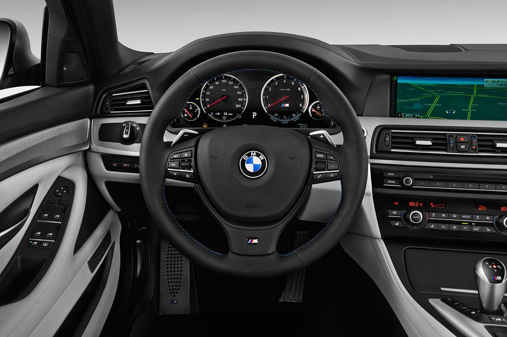 BMW M5 (Baujahr 2013) M5 4 Türen Lenkrad