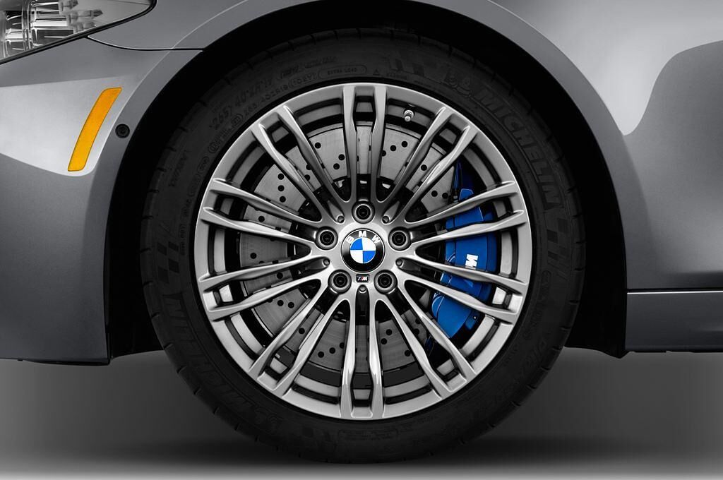 BMW M5 (Baujahr 2013) M5 4 Türen Reifen und Felge