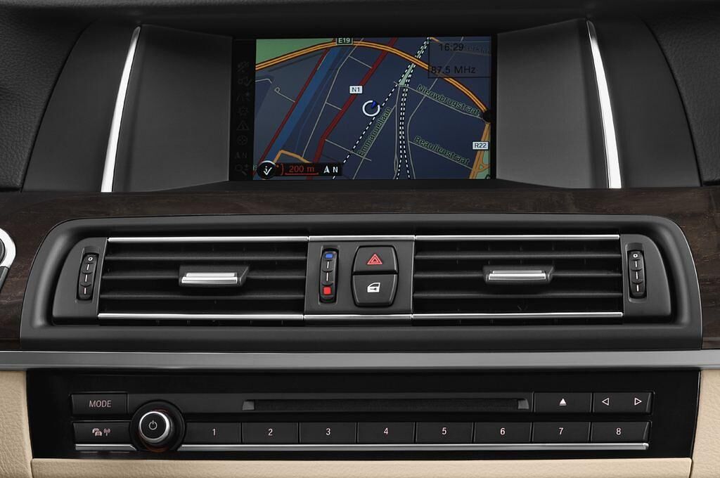 BMW 5 Series (Baujahr 2014) - 4 Türen Radio und Infotainmentsystem