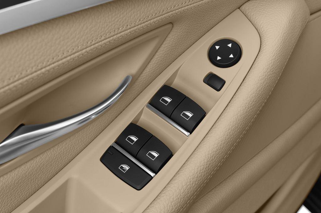 BMW 5 Series (Baujahr 2014) - 4 Türen Bedienungselemente Tür