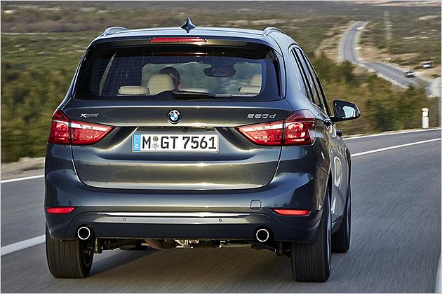 Den Topdiesel 220d mit 192 PS gibt es auch mit Allradantrieb