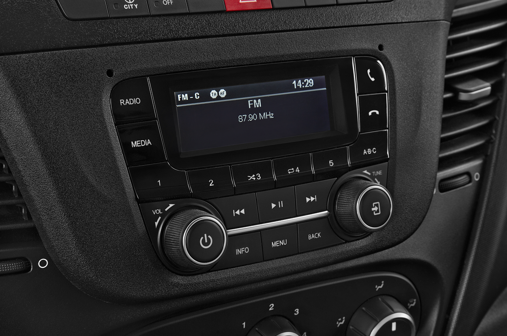 Iveco Daily (Baujahr 2023) 35S 2 Türen Radio und Infotainmentsystem