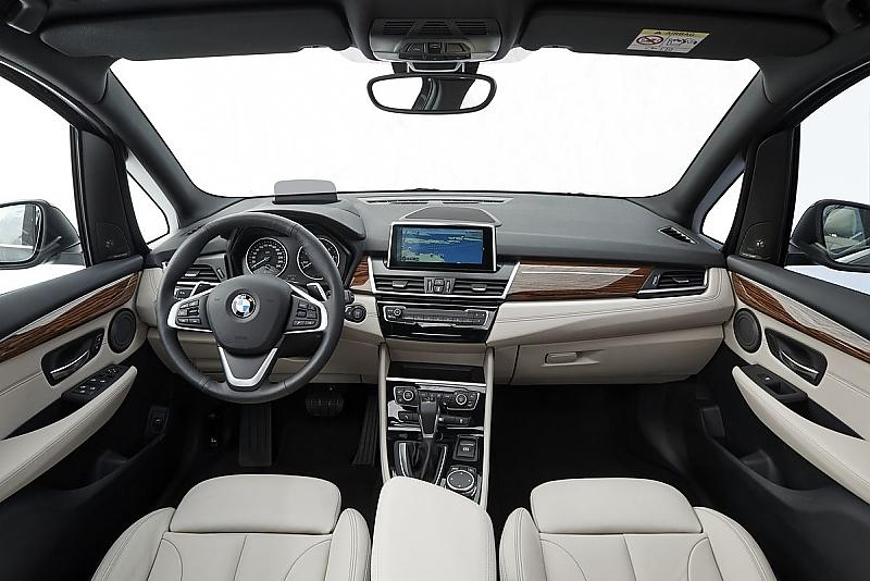 Das Cockpit des BMW 220d xDrive Gran Tourer.