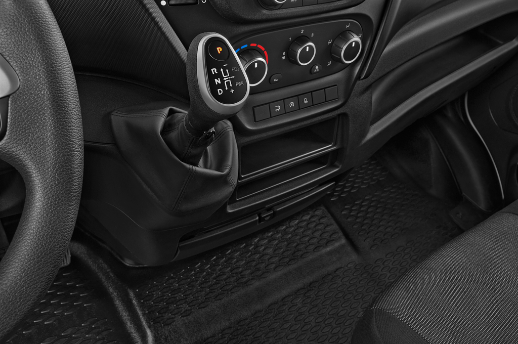 Iveco Daily (Baujahr 2023) 35S 2 Türen Schalthebel