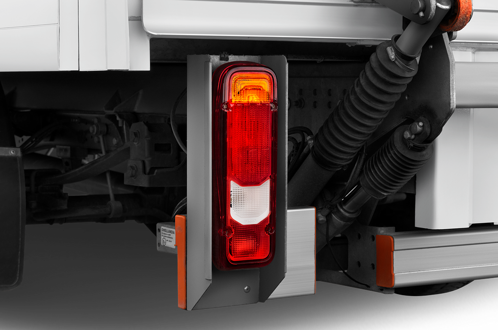 Iveco Daily (Baujahr 2023) 35S 2 Türen Rücklicht