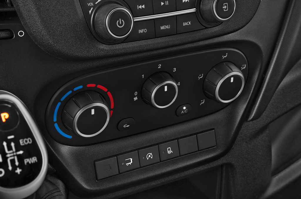 Iveco Daily (Baujahr 2023) 35S 2 Türen Temperatur und Klimaanlage