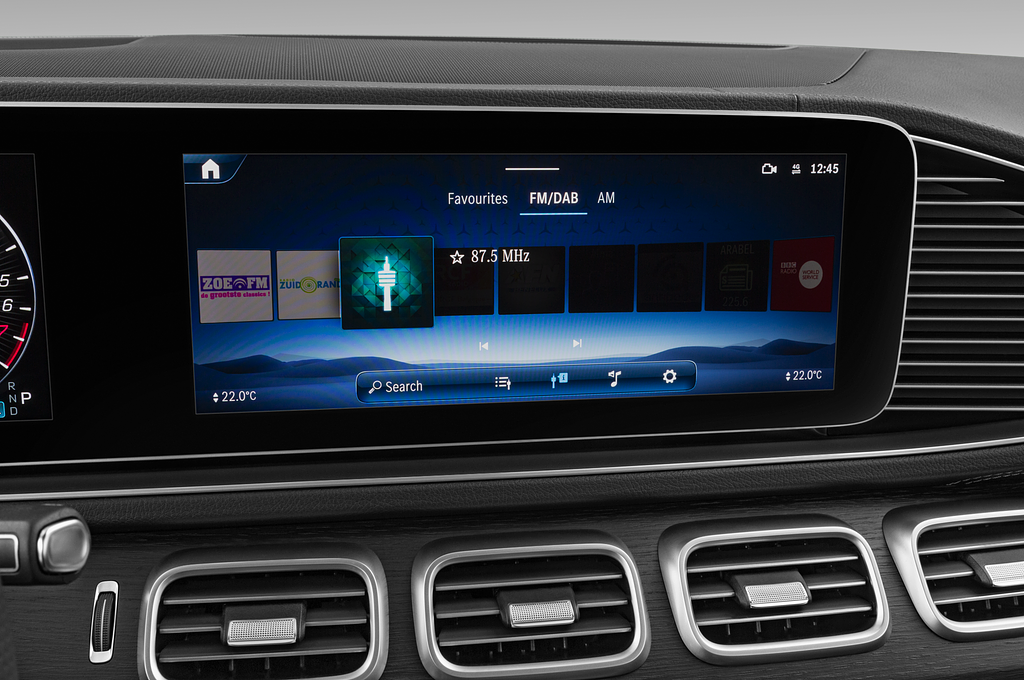 Mercedes GLE Coupe PHEV (Baujahr 2023) 400e AMG Line 5 Türen Radio und Infotainmentsystem