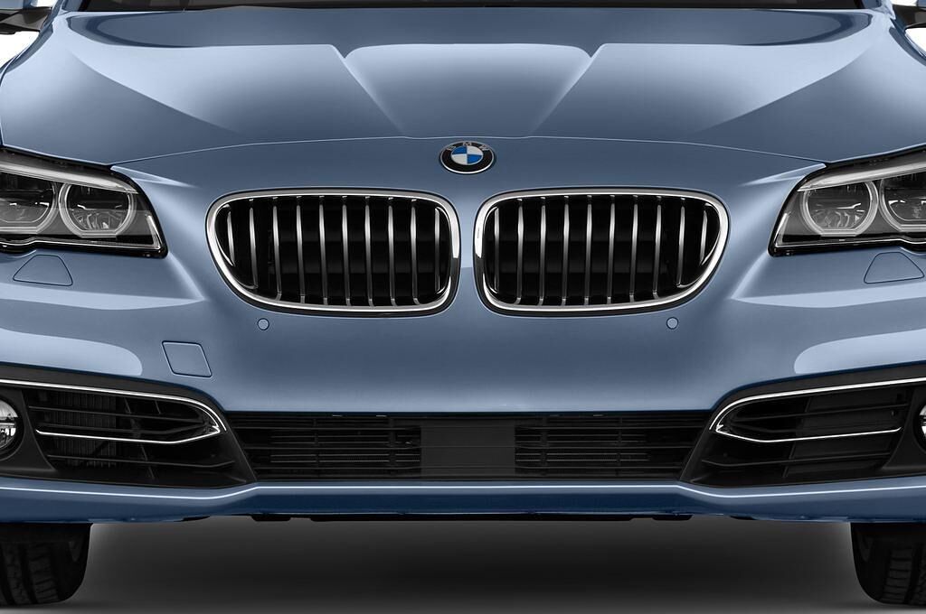 BMW 5 Series (Baujahr 2015) Activehybrid 5 A Luxury Line 4 Türen Kühlergrill und Scheinwerfer