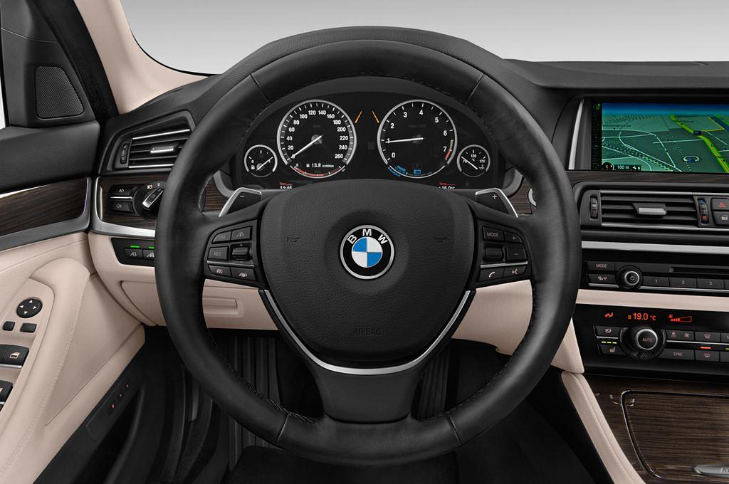 BMW 5 Series (Baujahr 2015) Activehybrid 5 A Luxury Line 4 Türen Lenkrad