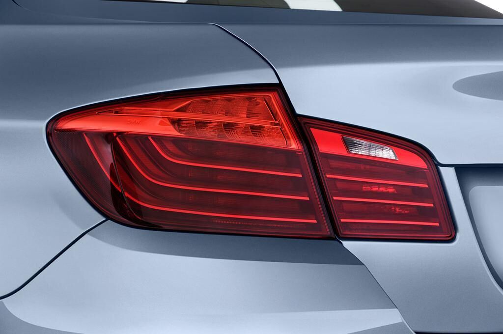 BMW 5 Series (Baujahr 2015) Activehybrid 5 A Luxury Line 4 Türen Rücklicht