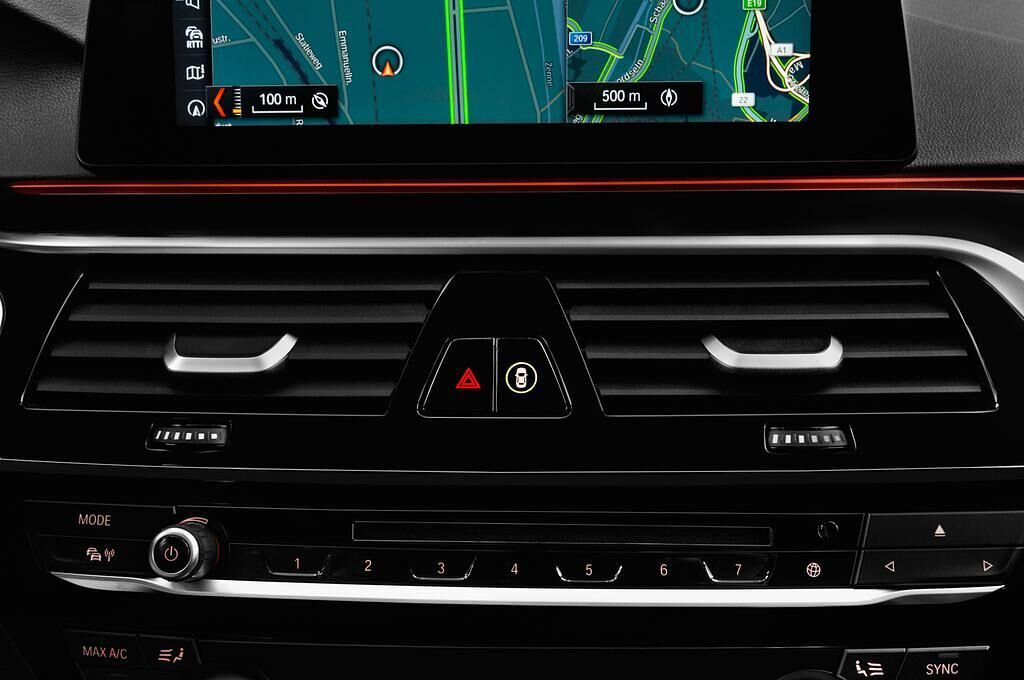 BMW 5 Series (Baujahr 2017) Sport Line 4 Türen Lüftung
